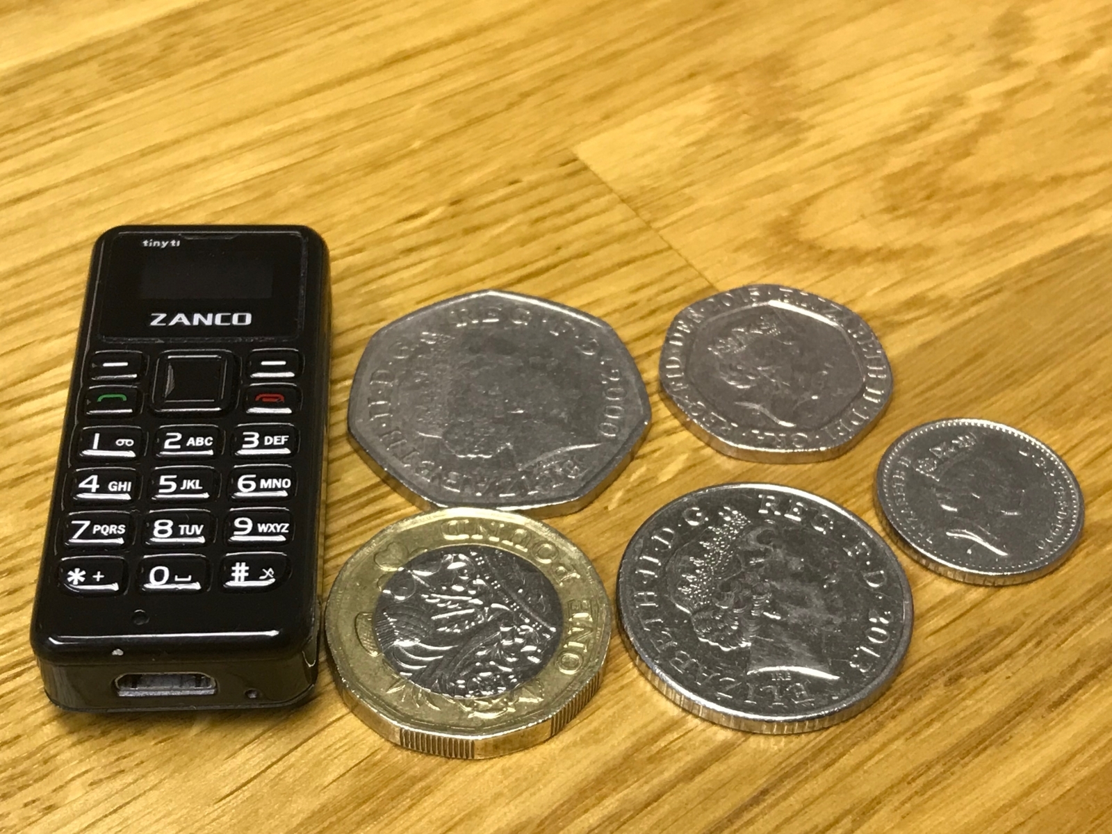 Il telefono più piccolo del mondo: Zanco Tiny T1