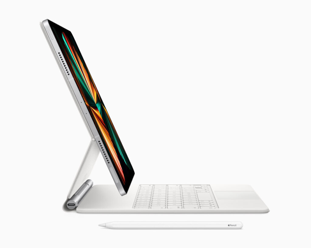 apple ipad pro spring21 magic keyboard side white 04202021 apple ipad pro spring21 magic keyboard side white 04202021