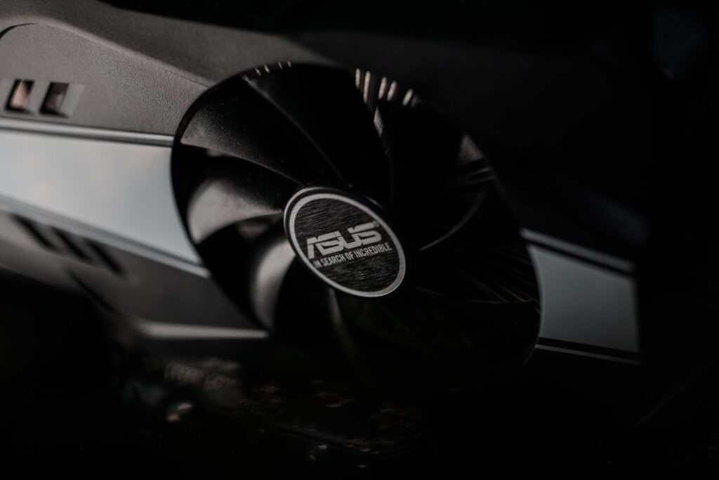 ow4yapked1i black and silver car steering wheel