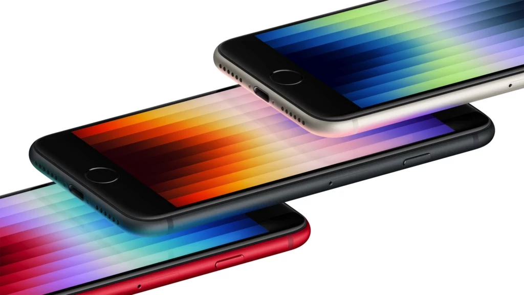 Apple iPhoneSE hero 3up 220308 Apple iPhoneSE hero 3up 220308